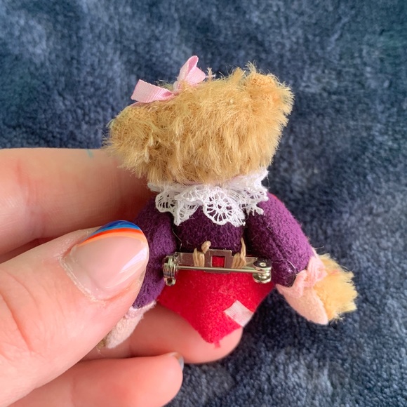 🧸Teddy Bear🧸 Brooch with Heart - Picture 3 of 4